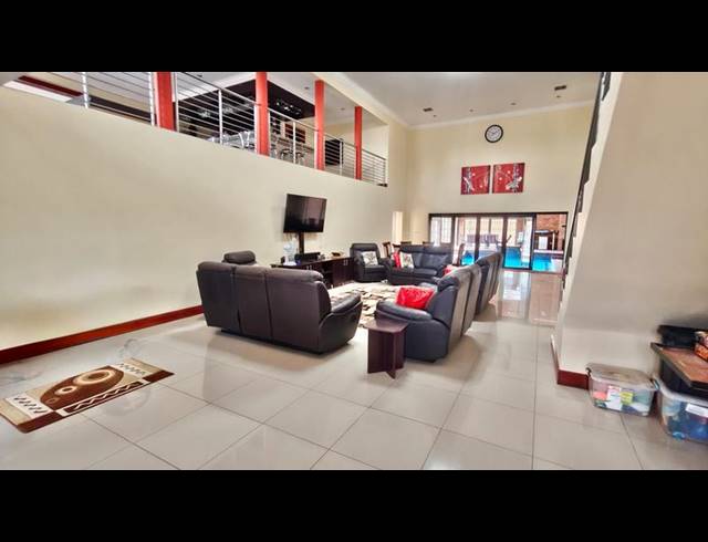 6 BEDROOM HOUSE FOR SALE IN VAAL MARINA